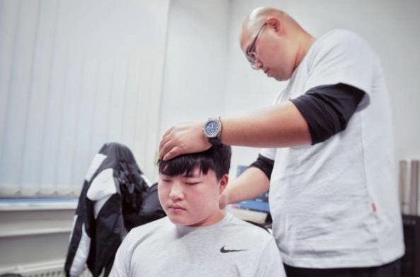 医学博士：球员愈发不信任队医，许多人私下存在过度理疗