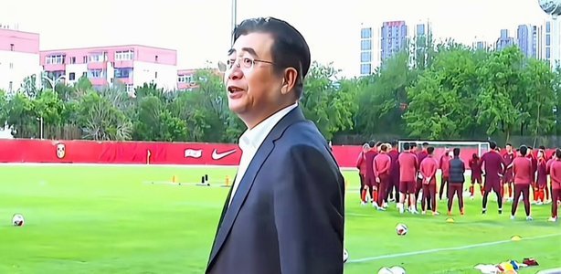 足协主席宋凯会见FIFA秘书长及温格 就深化合作交换意见