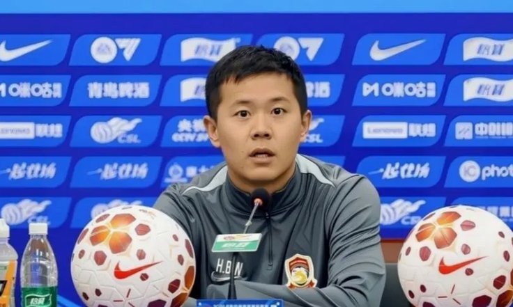 足球报：郑智禁赛期对球队全权指挥，黄博文也功不可没