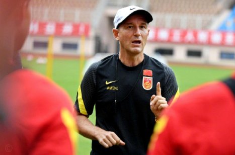 国足请了那么多外籍教练，你认为谁的水平最高？