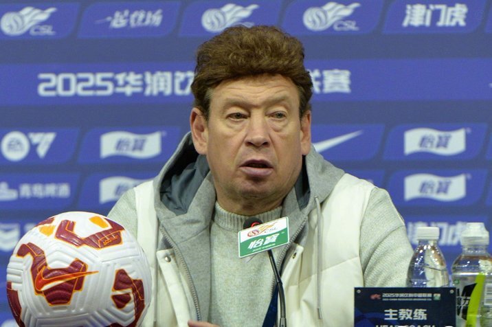 斯卢茨基告别申花：65胜109战，