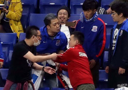 申花球迷组织：为表达对俱乐部球场管理严重失职的不满，暂停助威