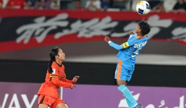 中国女足3-2逆转美国晋级16强